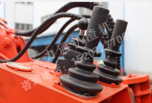 扒渣機(jī)先導(dǎo)10.jpg 扒渣機(jī)先導(dǎo)10.jpg