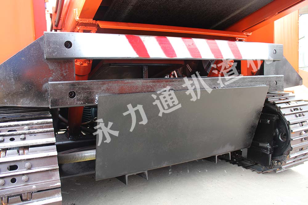 永力通扒渣機履帶定制.jpg 永力通扒渣機履帶定制.jpg