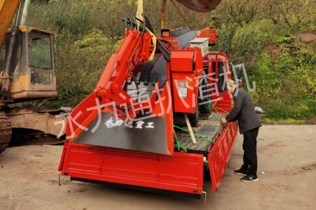 扒渣機tu_3.jpg 扒渣機tu_3.jpg